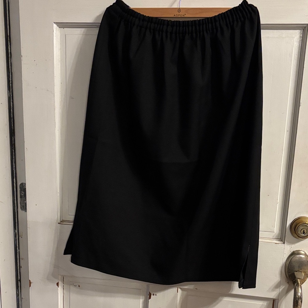 Elegant Black Skirt